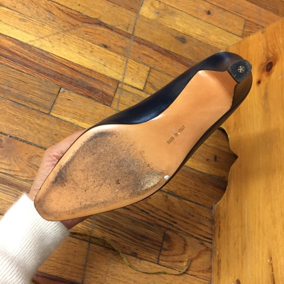 Salvatore Ferragamo Navy Pumps, 6 1/2B - Picture 5 of 5